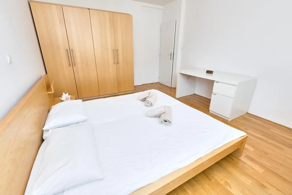 Apartment Panda 777 Ljubljana
