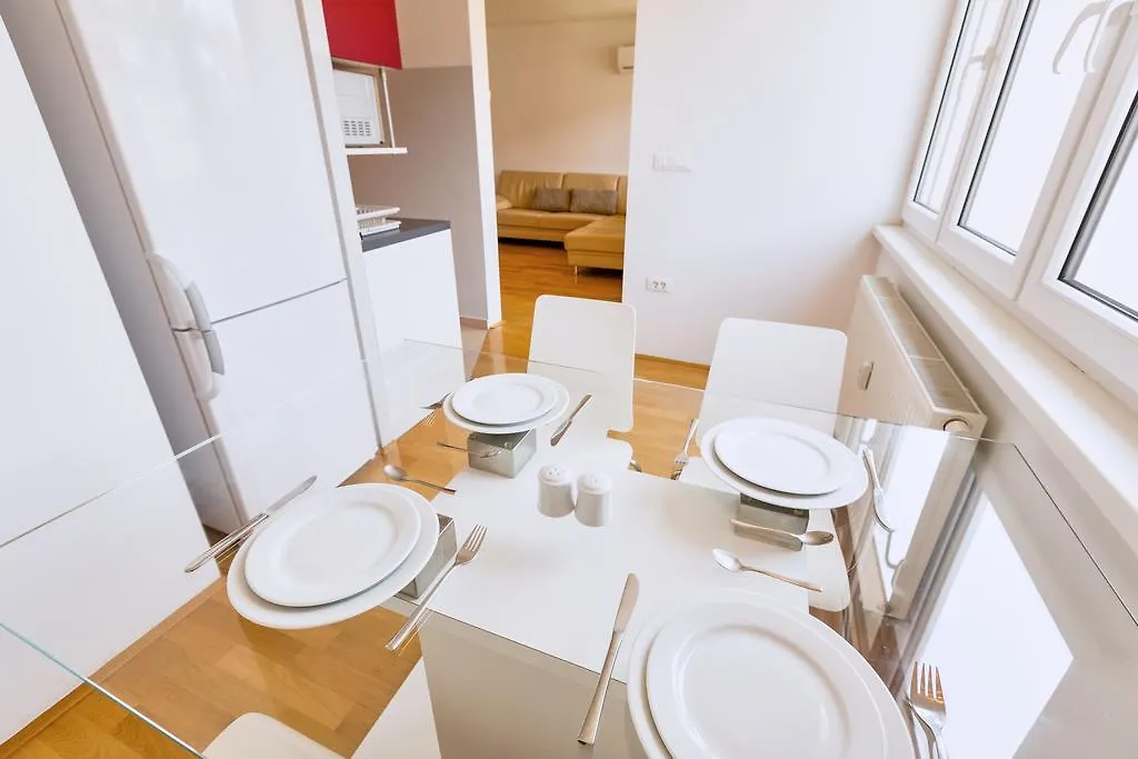 Apartment Panda 777 Ljubljana
